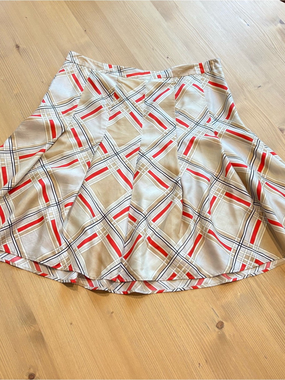 GAP Beige, Red and Black Plaid pleated A-Line Women's Skirt